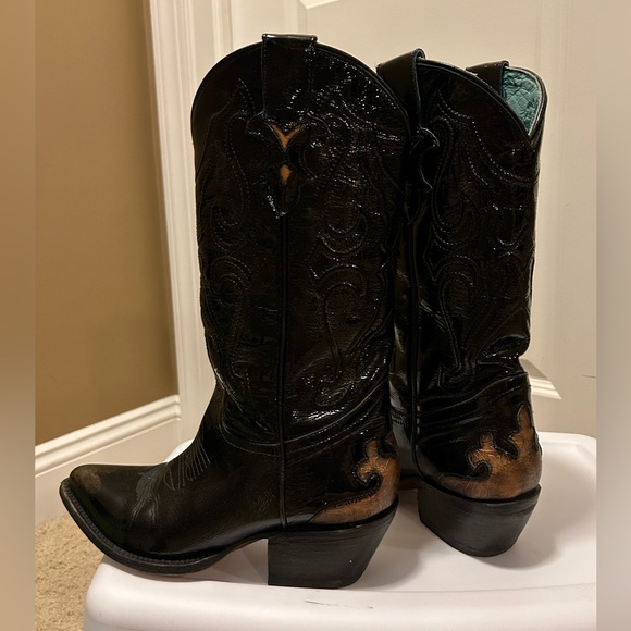 Women’s Corral Black with Bronze Cowboy Boots - Picture 7 of 8